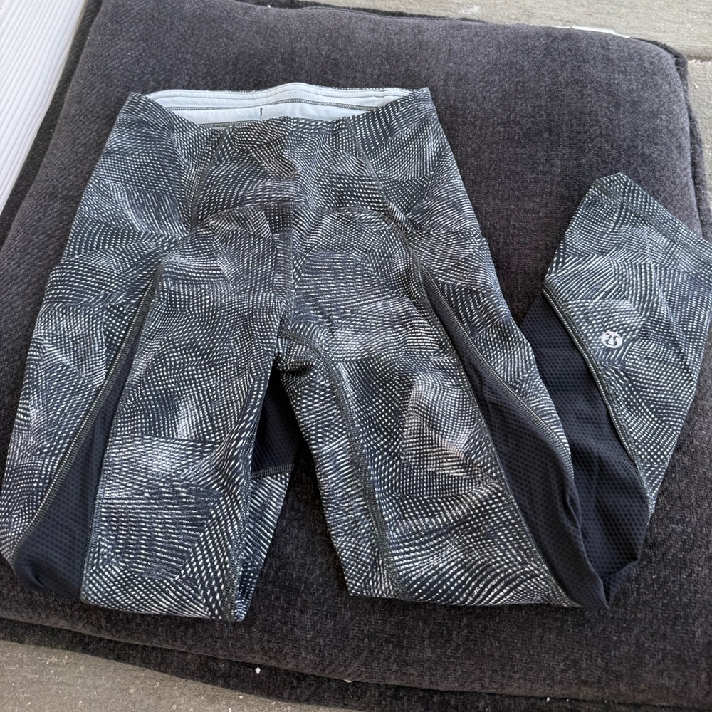 Lululemon Athletica Black and White Patterned Leggings
